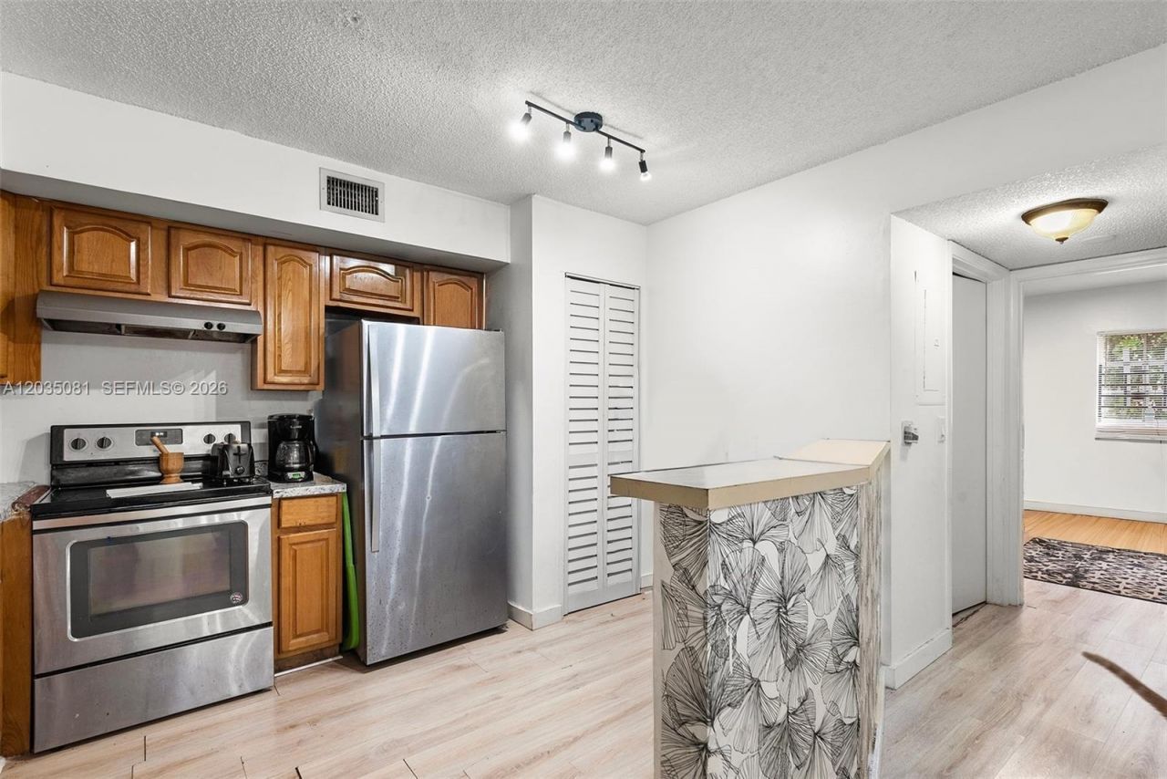 3700 N 56th Ave , Unit 1012, Hollywood, FL 33021 Photo
