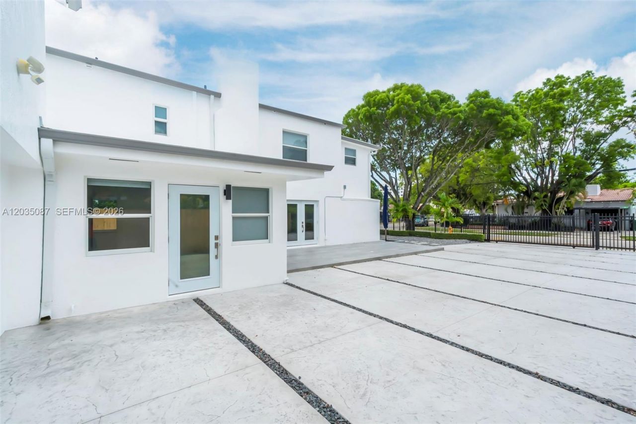 590 SW 23rd Ave, Miami, FL 33135 Photo