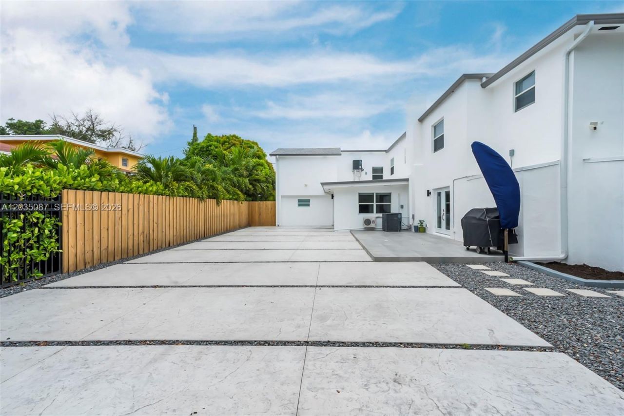 590 SW 23rd Ave, Miami, FL 33135 Photo