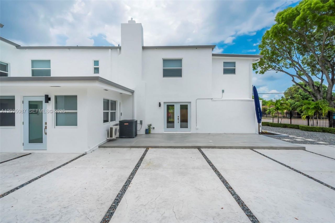 590 SW 23rd Ave, Miami, FL 33135 Photo