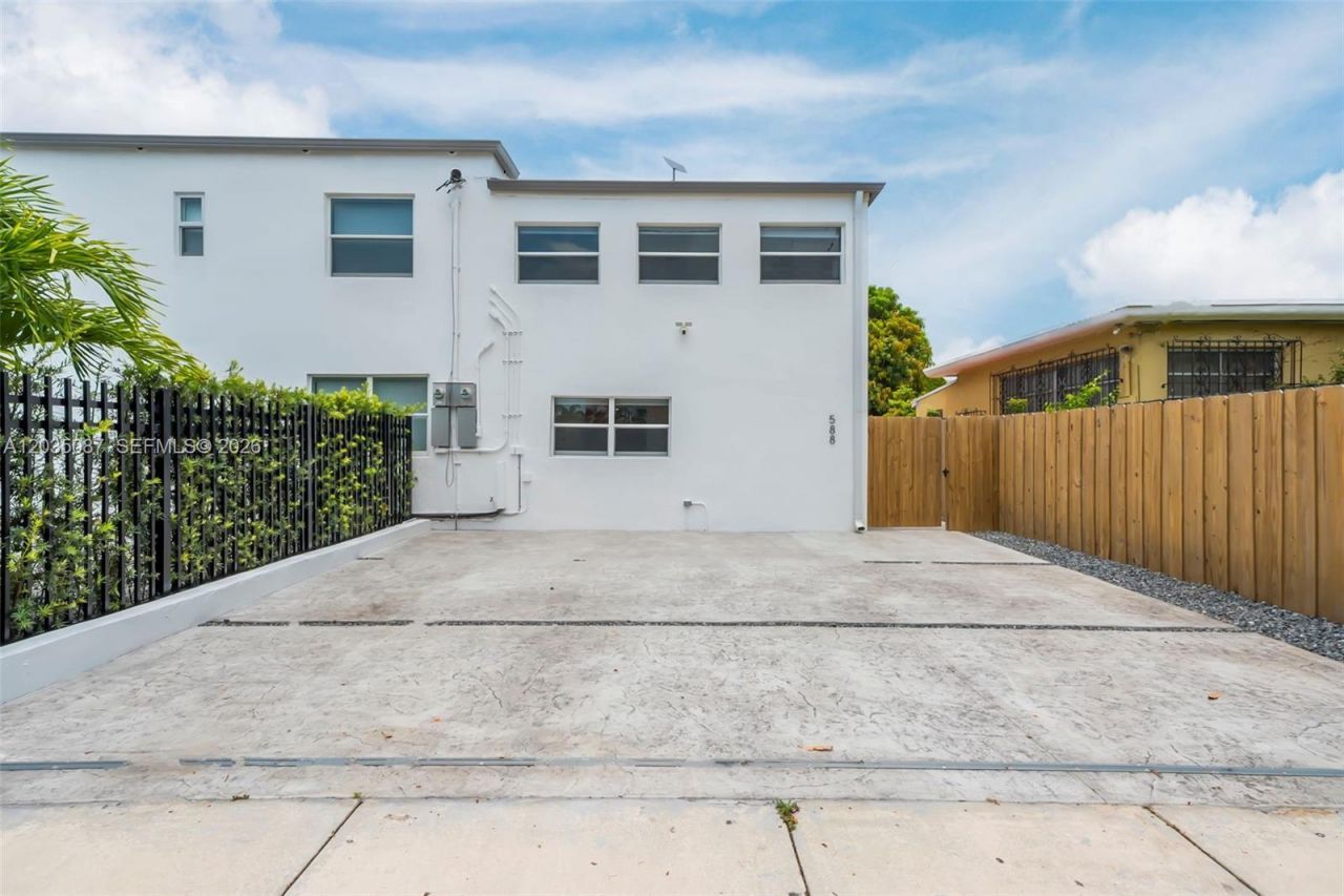 590 SW 23rd Ave, Miami, FL 33135 Photo