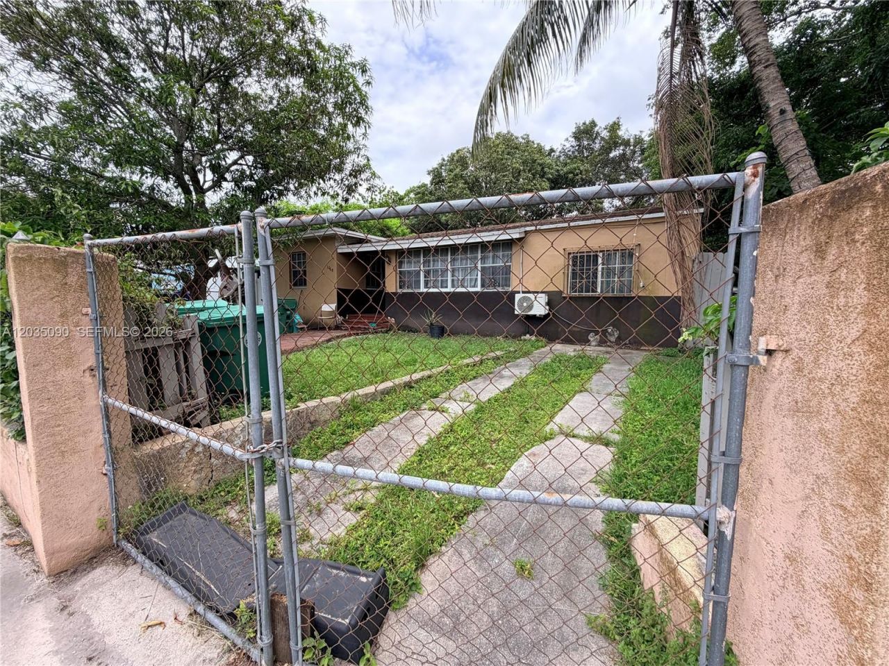 1068 NW 34th St, Miami, FL 33127 Photo