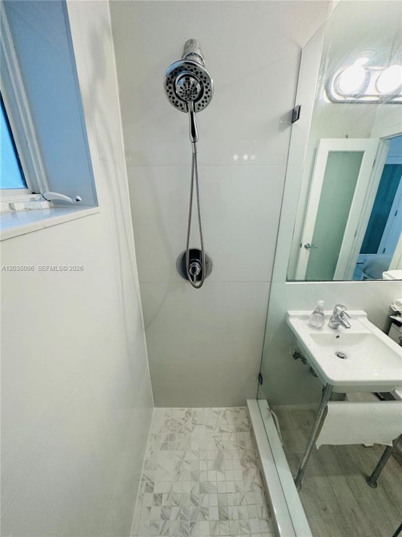 745 13th St , Unit 6, Miami Beach, FL 33139 Photo