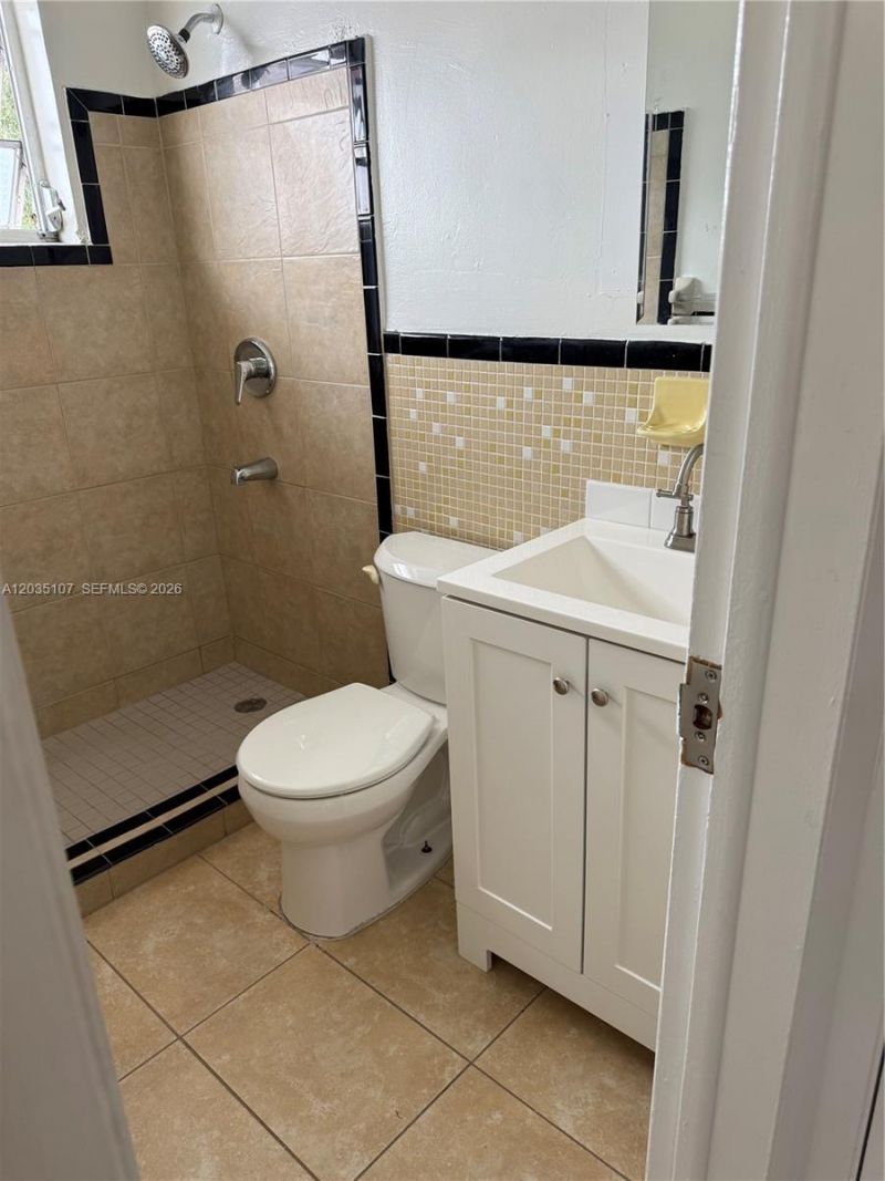166 W 8th St , Unit 3, Hialeah, FL 33010 Photo