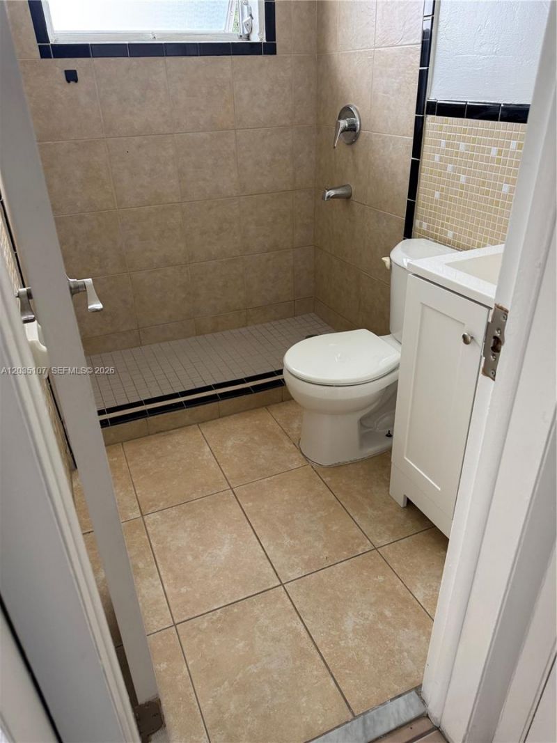 166 W 8th St , Unit 3, Hialeah, FL 33010 Photo