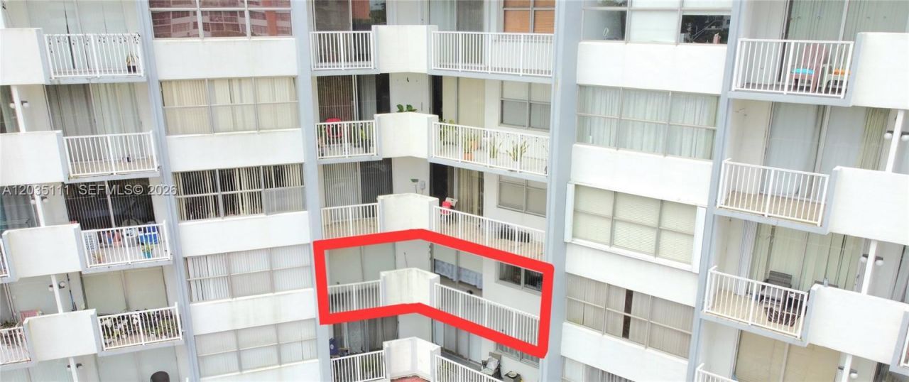 1300 NE Miami Gardens Dr , Unit 308E, Miami, FL 33179 Photo