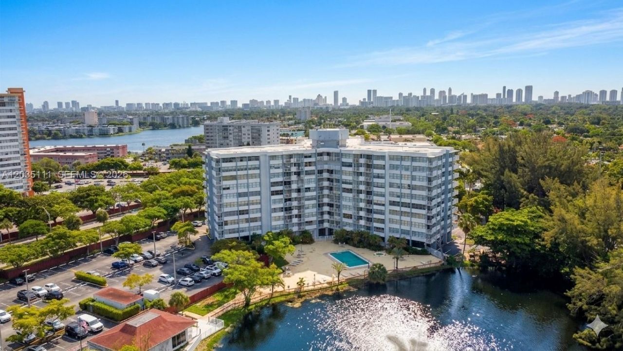 1300 NE Miami Gardens Dr , Unit 308E, Miami, FL 33179 Photo