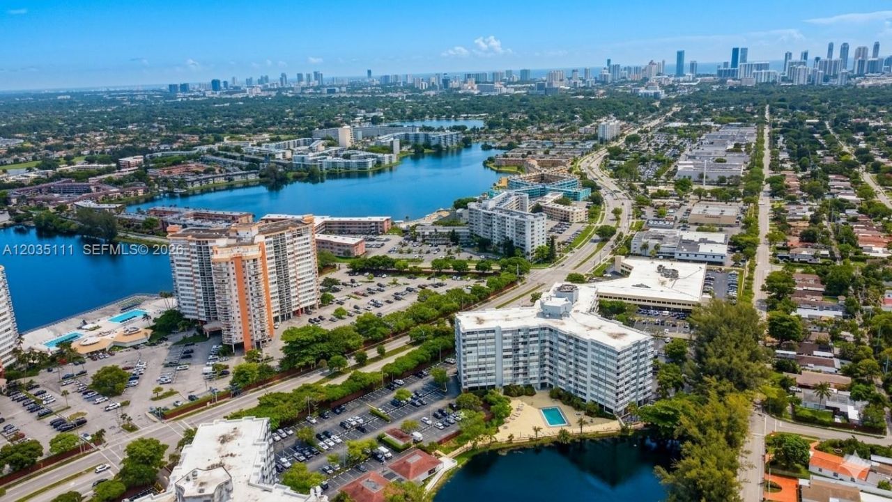 1300 NE Miami Gardens Dr , Unit 308E, Miami, FL 33179 Photo