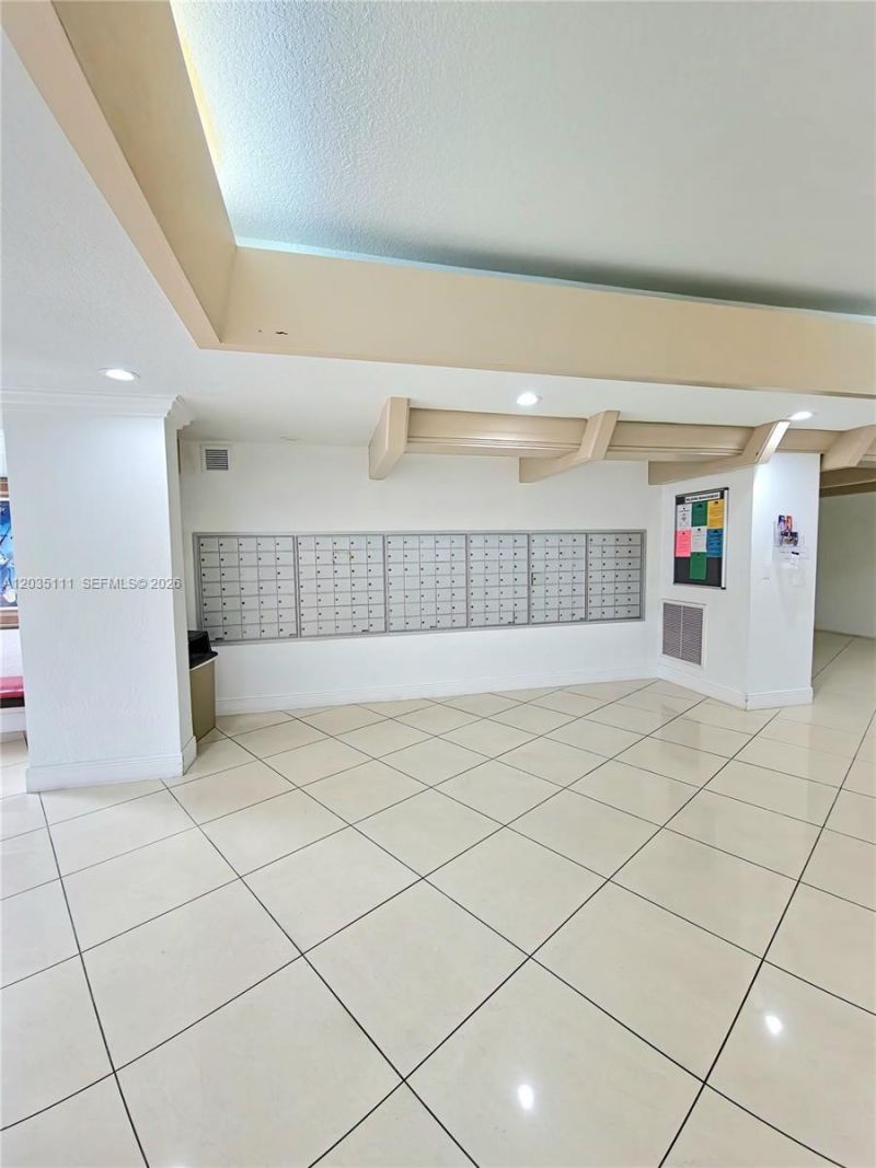 1300 NE Miami Gardens Dr , Unit 308E, Miami, FL 33179 Photo