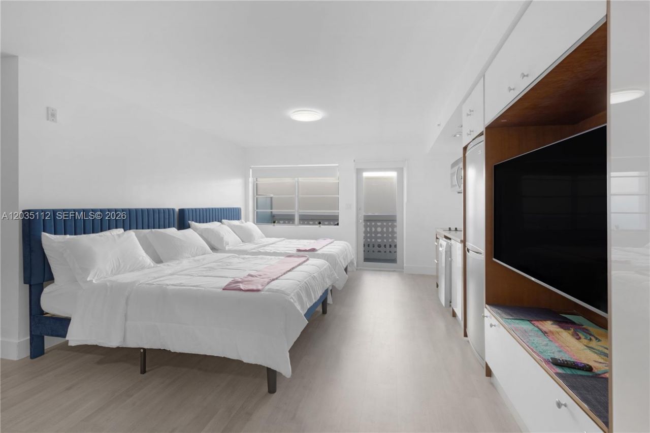 1024 Ocean Dr , Unit A402, Miami Beach, FL 33139 Photo