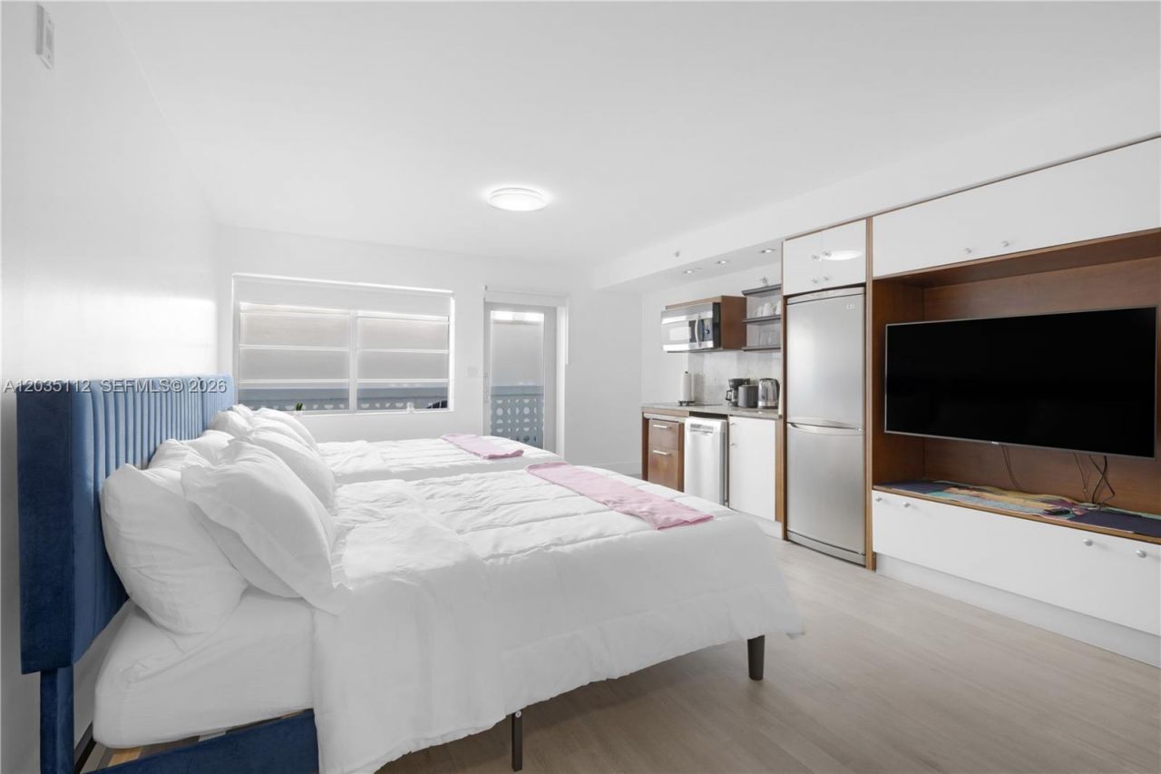 1024 Ocean Dr , Unit A402, Miami Beach, FL 33139 Photo