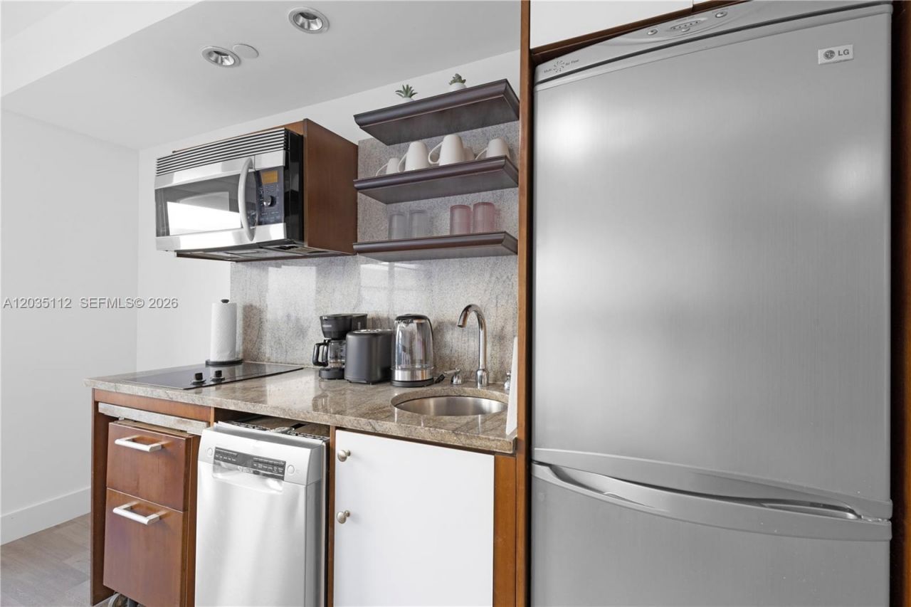 1024 Ocean Dr , Unit A402, Miami Beach, FL 33139 Photo