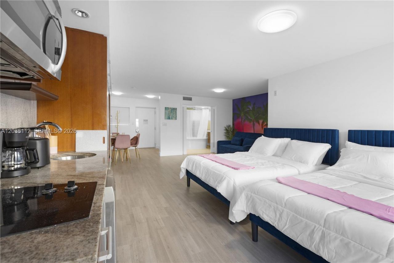 1024 Ocean Dr , Unit A402, Miami Beach, FL 33139 Photo