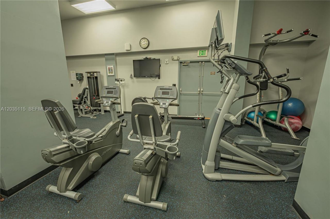 301 174 St , Unit 702, Sunny Isles Beach, FL 33160 Photo