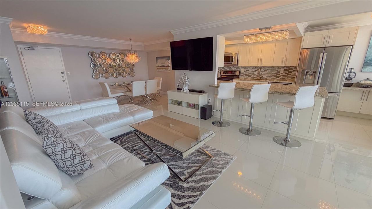 301 174 St , Unit 702, Sunny Isles Beach, FL 33160 Photo