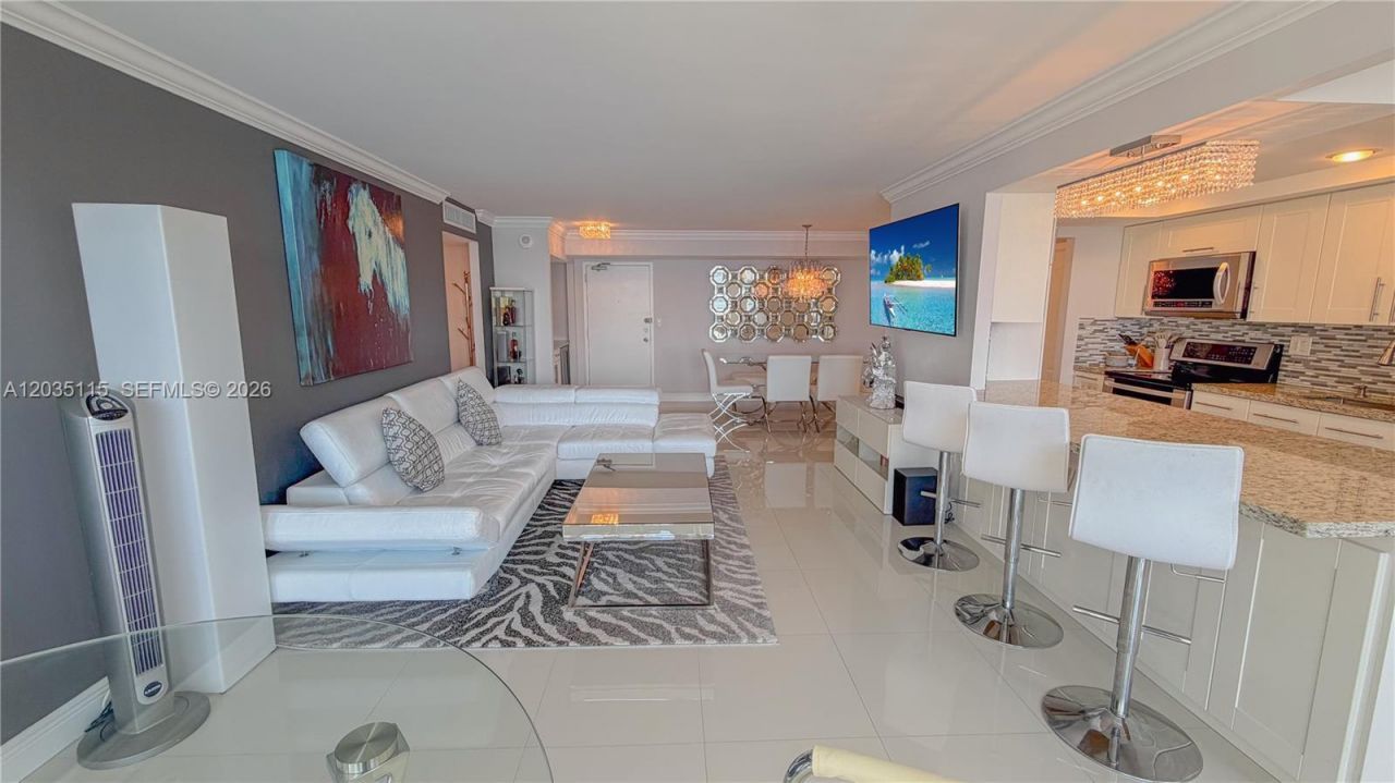 301 174 St , Unit 702, Sunny Isles Beach, FL 33160 Photo