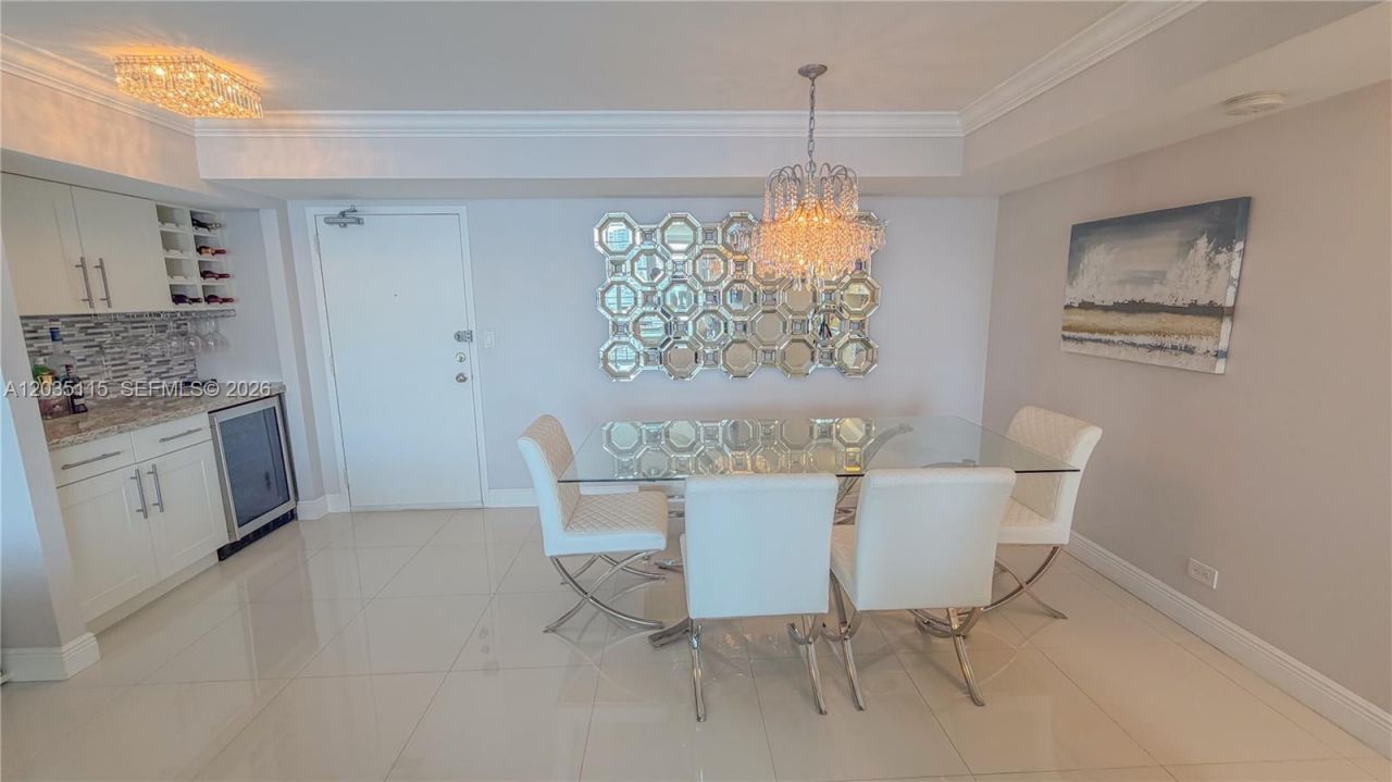 301 174 St , Unit 702, Sunny Isles Beach, FL 33160 Photo