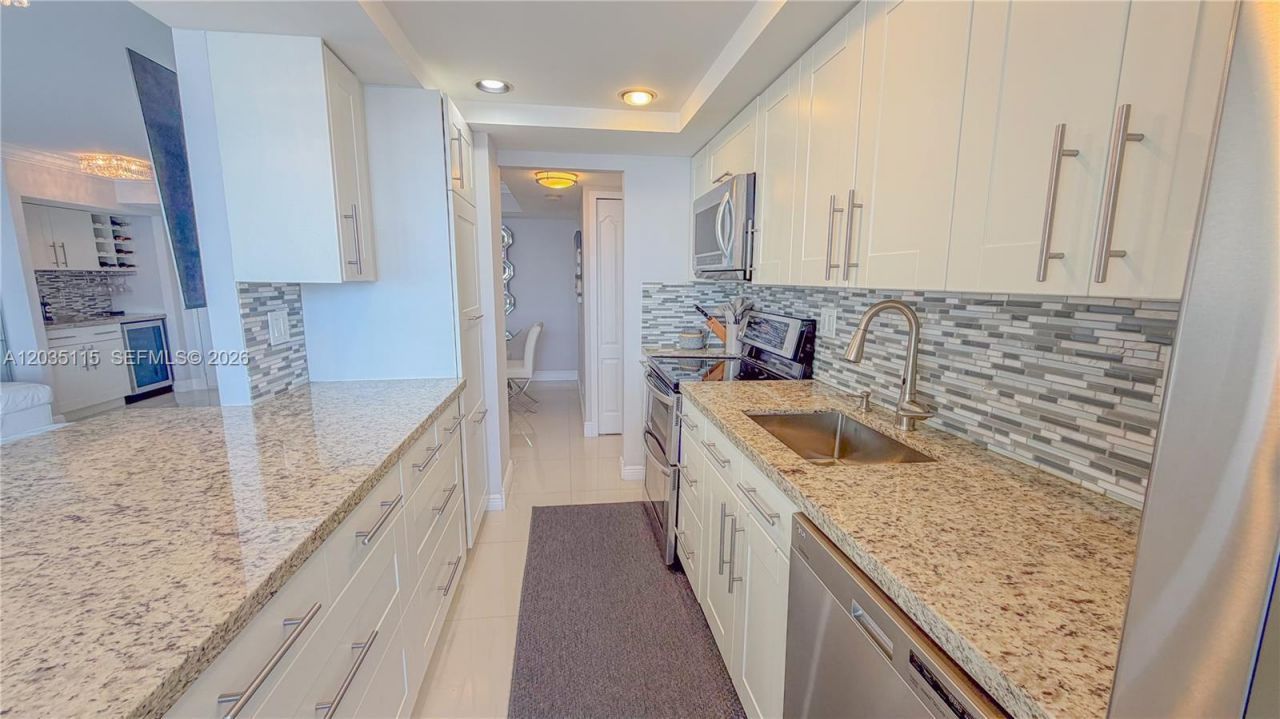 301 174 St , Unit 702, Sunny Isles Beach, FL 33160 Photo