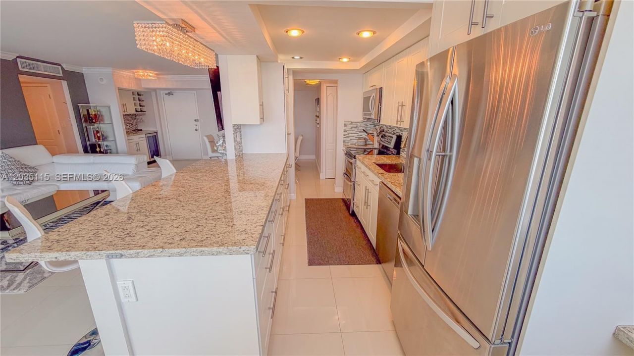 301 174 St , Unit 702, Sunny Isles Beach, FL 33160 Photo