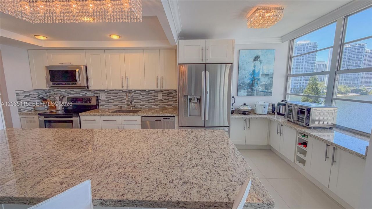 301 174 St , Unit 702, Sunny Isles Beach, FL 33160 Photo