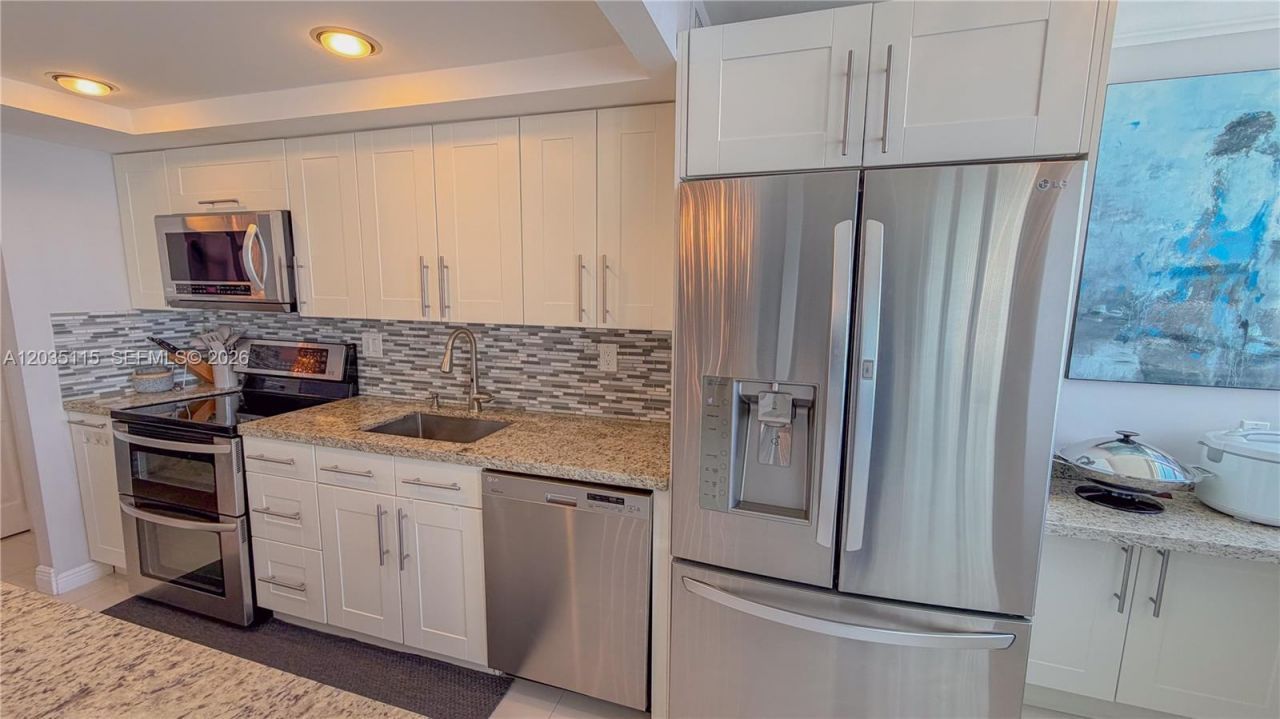 301 174 St , Unit 702, Sunny Isles Beach, FL 33160 Photo