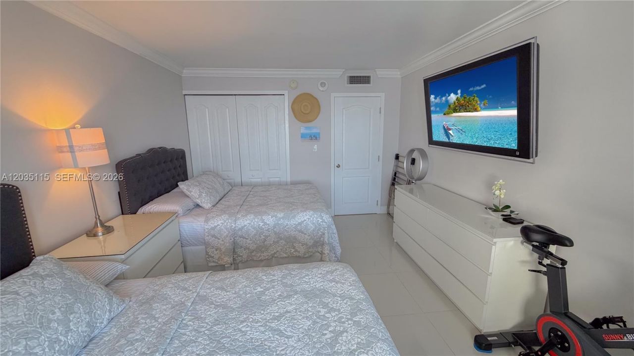 301 174 St , Unit 702, Sunny Isles Beach, FL 33160 Photo
