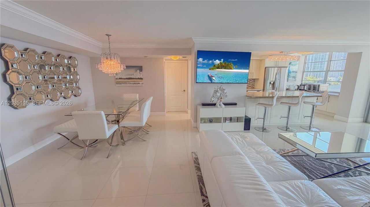 301 174 St , Unit 702, Sunny Isles Beach, FL 33160 Photo