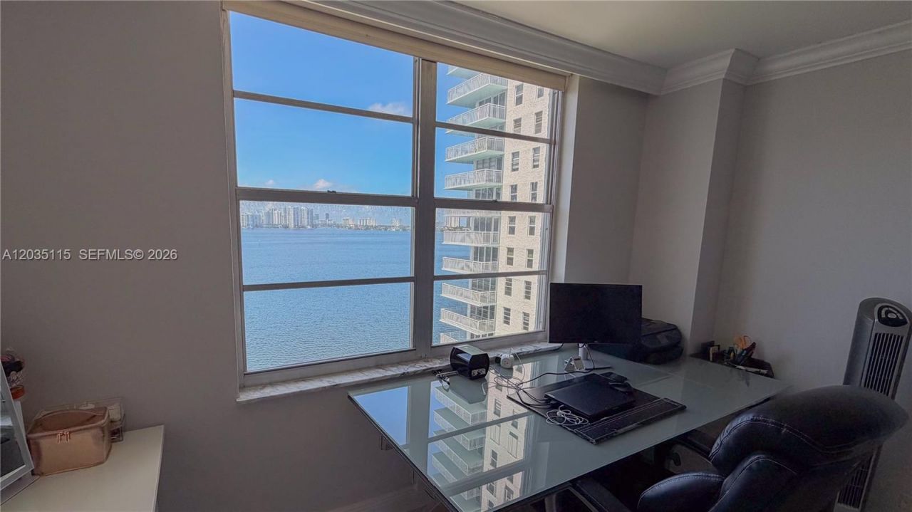 301 174 St , Unit 702, Sunny Isles Beach, FL 33160 Photo