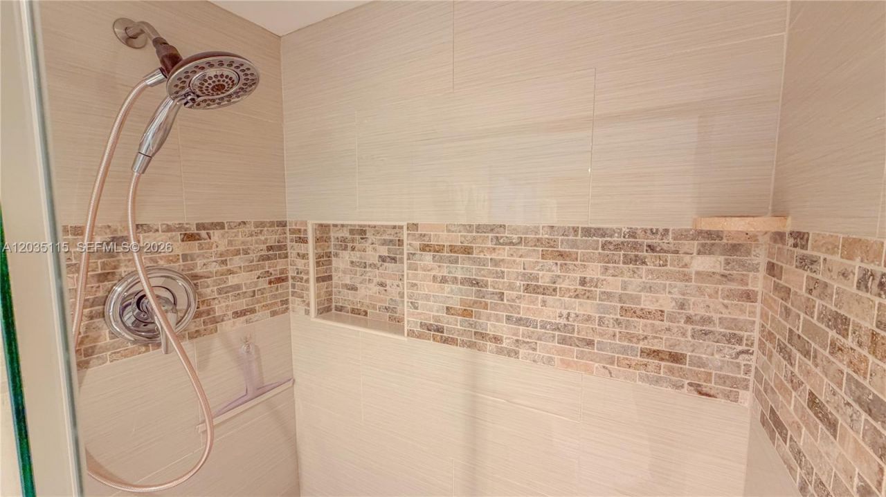 301 174 St , Unit 702, Sunny Isles Beach, FL 33160 Photo