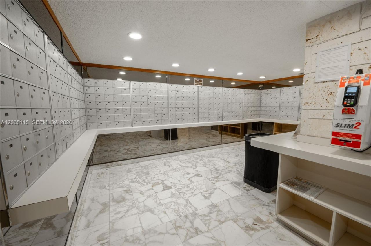 301 174 St , Unit 702, Sunny Isles Beach, FL 33160 Photo