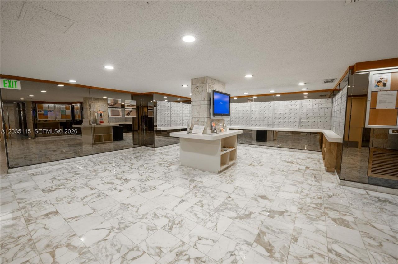 301 174 St , Unit 702, Sunny Isles Beach, FL 33160 Photo