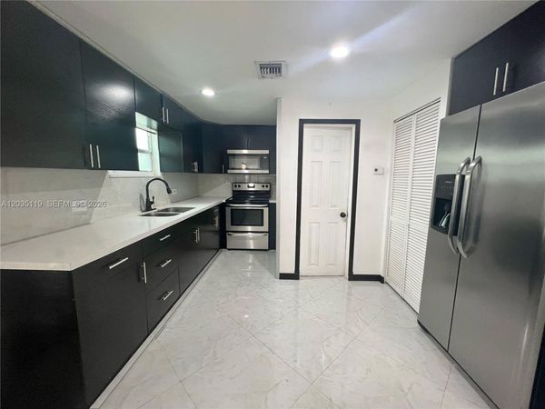 9615 NW 3rd Ave , Miami, FL 33150