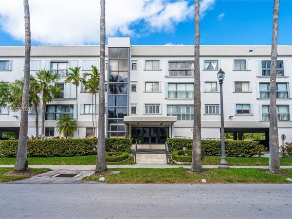 Unit 3H, Key Biscayne, FL 33149