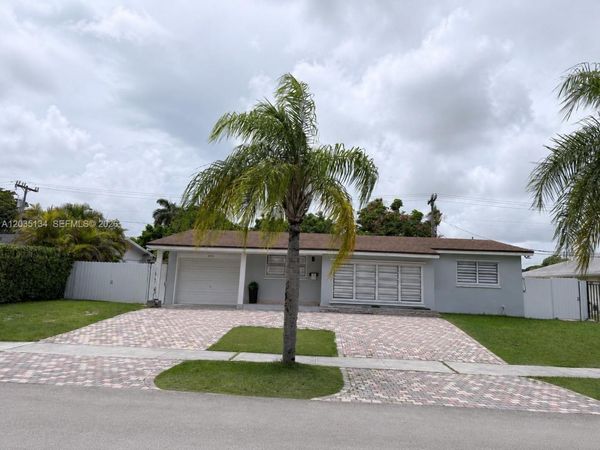 9515 Dominican Dr , Cutler Bay, FL 33189