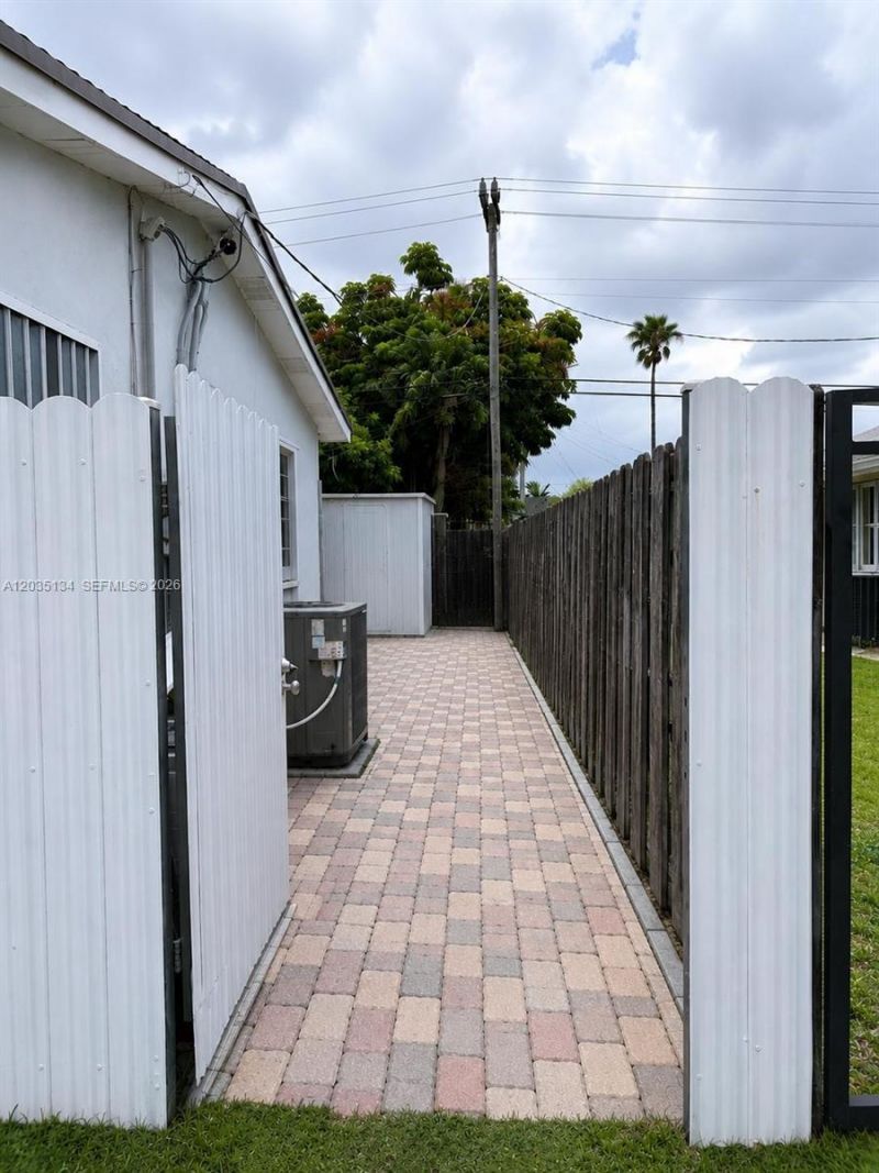 9515 Dominican Dr , Cutler Bay, FL 33189 Photo