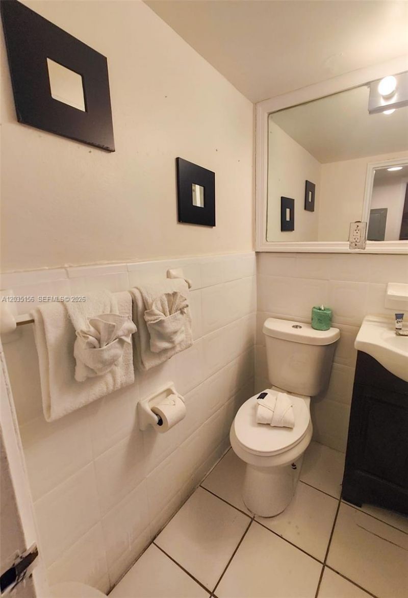 6345 Collins Ave , Unit 830, Miami Beach, FL 33141 Photo