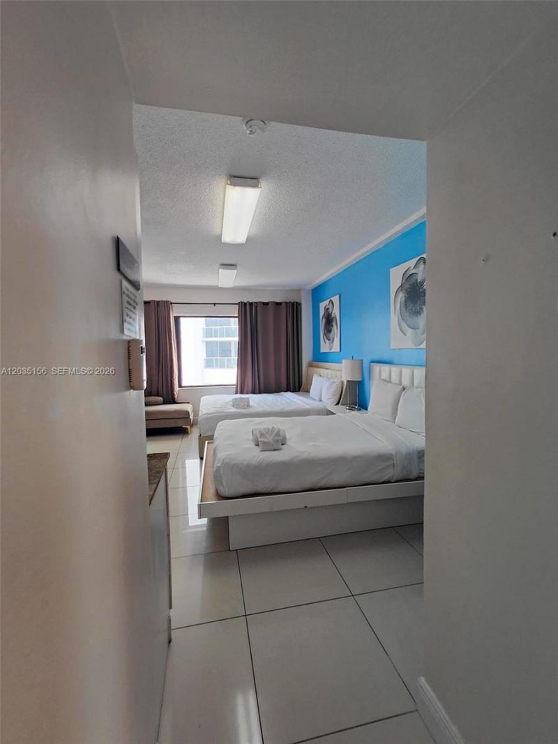 6345 Collins Ave , Unit 830, Miami Beach, FL 33141 Photo