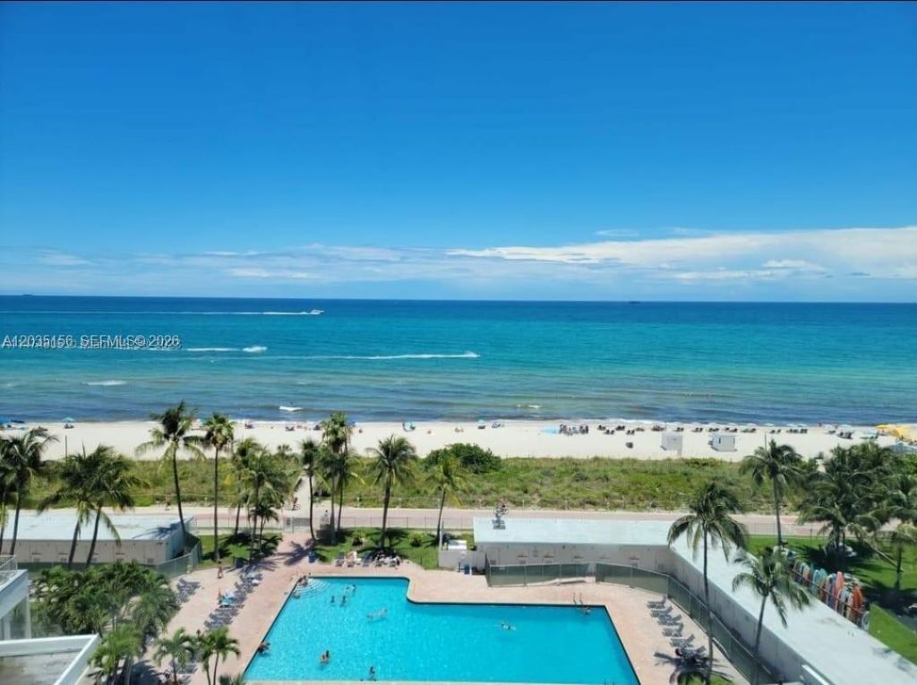 6345 Collins Ave , Unit 830, Miami Beach, FL 33141 Photo