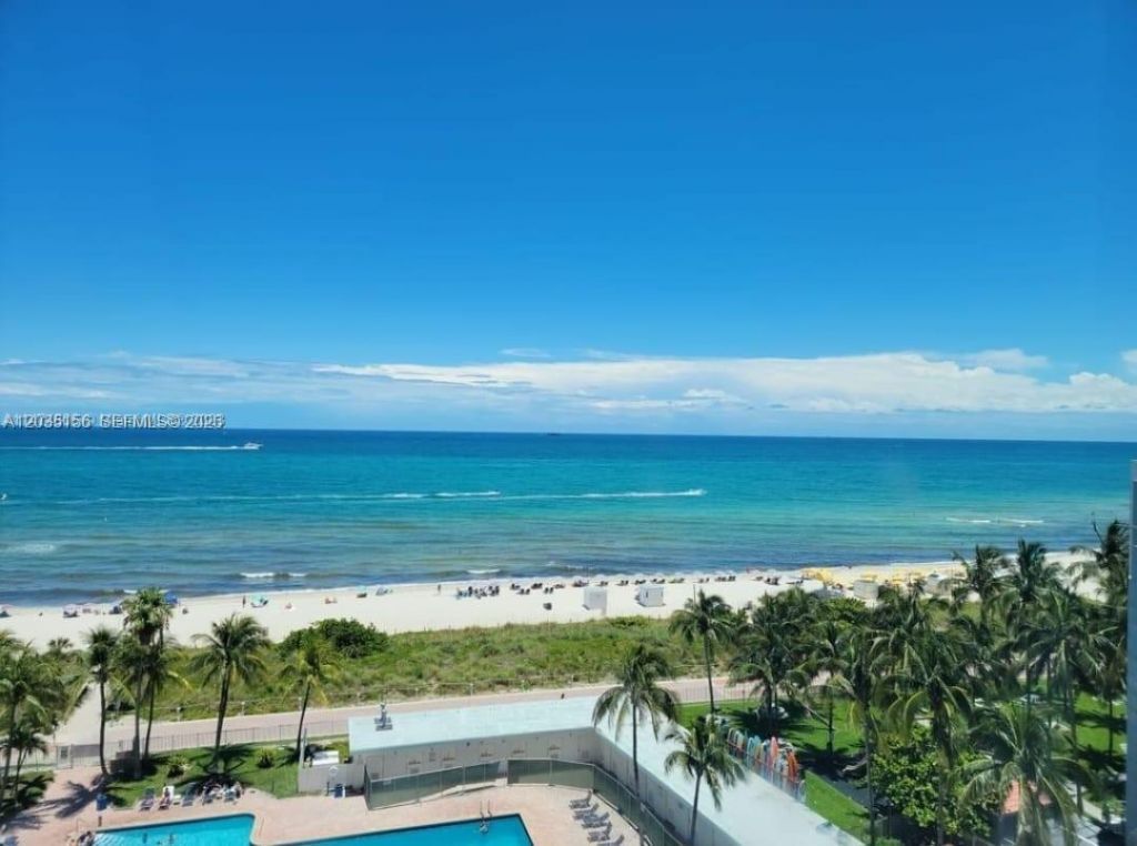 6345 Collins Ave , Unit 830, Miami Beach, FL 33141 Photo