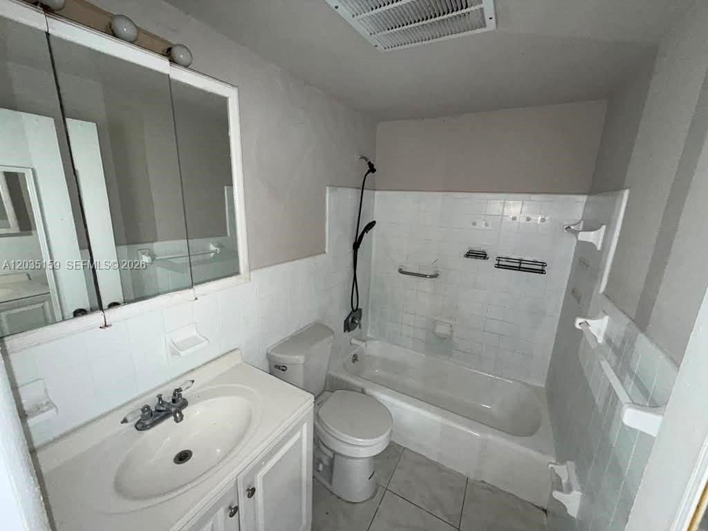 2917 Plunkett St , Unit 15C, Hollywood, FL 33020 Photo
