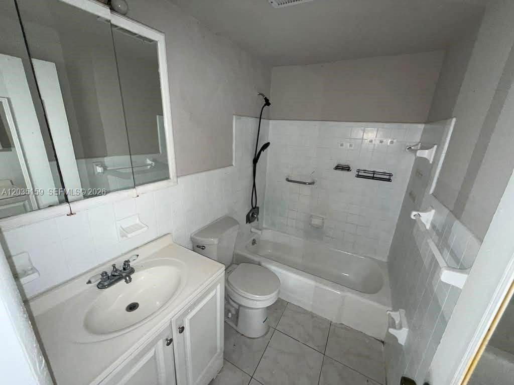 2917 Plunkett St , Unit 15C, Hollywood, FL 33020 Photo