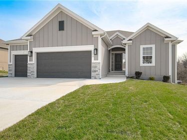 605 E 13th Street, Kearney, MO 64060