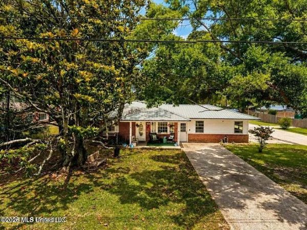 1919 Stuart Avenue, Ocean Springs, MS 39564
