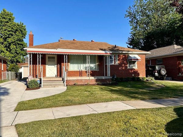 6790 WINONA Avenue, Allen Park, MI 48101