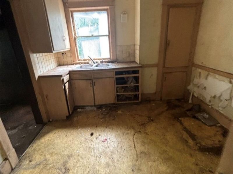 40 W Woodbine Avenue, Youngstown, OH 44505 Photo 4
