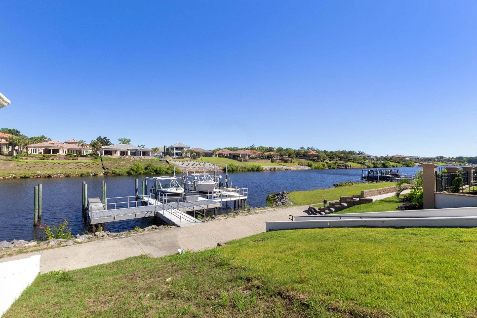9097 Marina Pkwy.  Photo 7