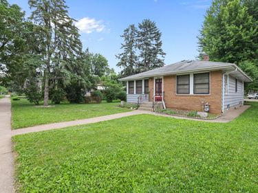 752 Orange Avenue E, Saint Paul, MN 55106
