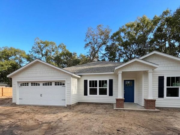 13747 HOLLINGS Street, Jacksonville, FL 32218