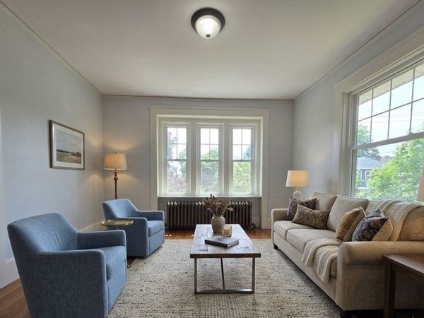 19 Rowe St, Unit 2, Newton, MA 02466