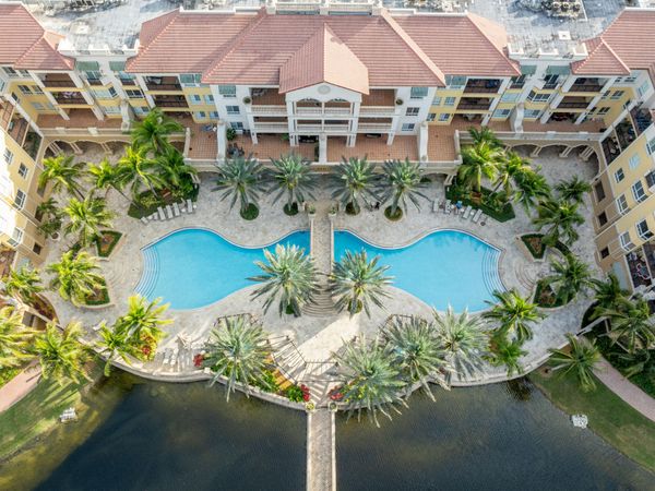 16102 Emerald Estates Drive, Unit 220, Weston, FL 33331